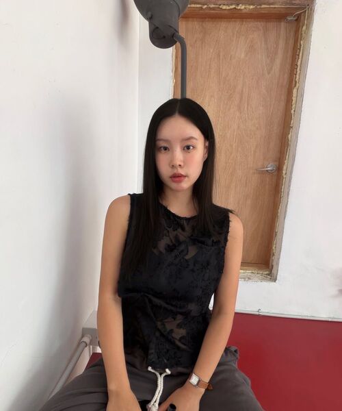 KIMZISU(キムジス)の「Pinched Sleeveless_SHEER BLACK(Tシャツ/カットソー・レディース・ブラック系・SMALL/MEDIUM/LARGE)」の10枚目の写真