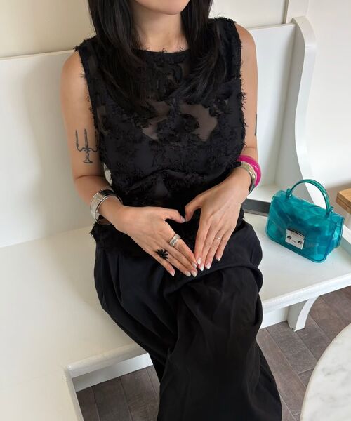 KIMZISU(キムジス)の「Pinched Sleeveless_SHEER BLACK(Tシャツ/カットソー・レディース・ブラック系・SMALL/MEDIUM/LARGE)」の5枚目の写真