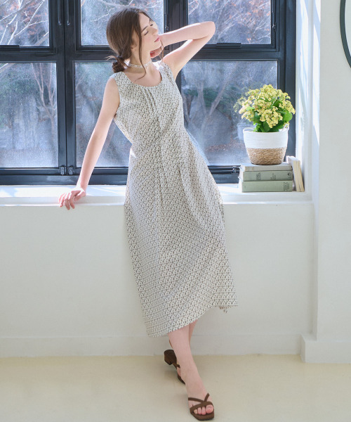 SLOWLOLLI（スローローリ）の「Pintuck pattern dress - Cream（ワンピース・レディース・Cream・FREE/2）」の5枚目の写真