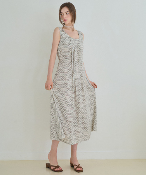 SLOWLOLLI（スローローリ）の「Pintuck pattern dress - Cream（ワンピース・レディース・Cream・FREE/2）」の6枚目の写真