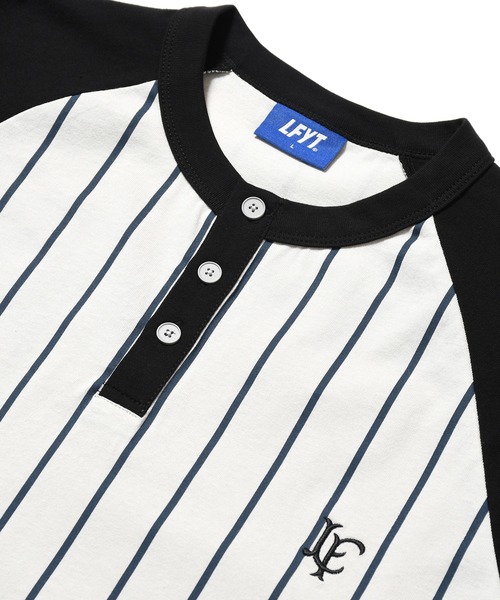 LFYT(エルエフワイティー)の「LFYT ラファイエット - PINSTRIPE RAGLAN SLEEVE TEE ラグランスリーブ Tシャツ LS260102(Tシャツ/カットソー・メンズ・ネイビー/ホワイト・X-LARGE/LARGE/MEDIUM/SMALL/XX-LARGE)」の8枚目の写真