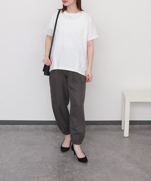 libelle more(リベル モア)の「【接触冷感】USAコットン裾タック半袖プルオーバー(Tシャツ/カットソー・レディース・チャコールグレー/ブラック/オフホワイト/ライトカーキ/グレイッシュベージュ・M)」の6枚目の写真