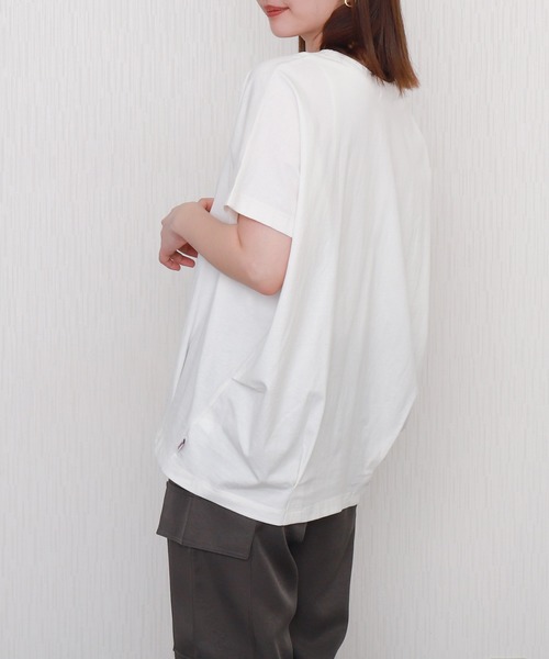 libelle more(リベル モア)の「【接触冷感】USAコットン裾タック半袖プルオーバー(Tシャツ/カットソー・レディース・チャコールグレー/ブラック/オフホワイト/ライトカーキ/グレイッシュベージュ・M)」の10枚目の写真