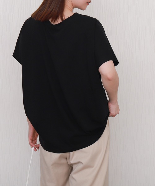 libelle more(リベル モア)の「【接触冷感】USAコットン裾タック半袖プルオーバー(Tシャツ/カットソー・レディース・チャコールグレー/ブラック/オフホワイト/ライトカーキ/グレイッシュベージュ・M)」の18枚目の写真