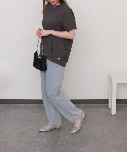 libelle more(リベル モア)の「【接触冷感】USAコットン裾タック半袖プルオーバー(Tシャツ/カットソー・レディース・チャコールグレー/ブラック/オフホワイト/ライトカーキ/グレイッシュベージュ・M)」の21枚目の写真