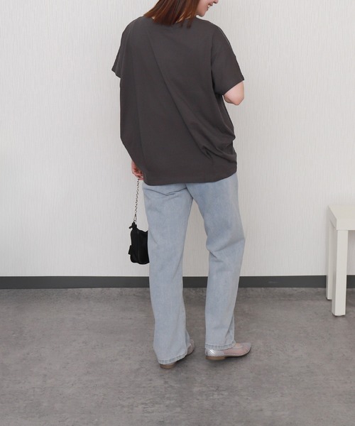 libelle more(リベル モア)の「【接触冷感】USAコットン裾タック半袖プルオーバー(Tシャツ/カットソー・レディース・チャコールグレー/ブラック/オフホワイト/ライトカーキ/グレイッシュベージュ・M)」の22枚目の写真