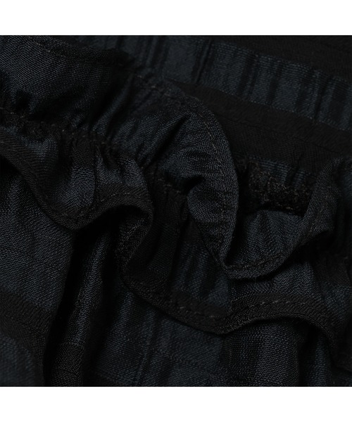 Guess(ゲス)の「LADIES' Woven Tank Top トップス キャミソール(キャミソール・レディース・ブラック/ホワイト・MEDIUM/SMALL/X-SMALL)」の9枚目の写真