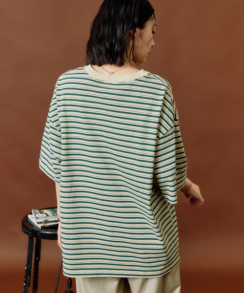 FREAK'S STORE(フリークスストア)の「限定展開 RUSSELL ATHLETIC × FREAK'S STORE/ラッセルアスレチック 別注 ボーダー 半袖 Tシャツ(Tシャツ/カットソー・レディース・ナチュラル/ブラウン/ネイビー・フリ-)」の7枚目の写真