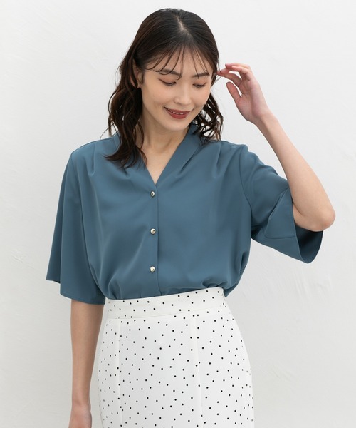 Honeys（ハニーズ）の「金釦Ｖネックブラウス（シャツ/ブラウス・レディース・ネイビー/ホワイト×イエロー/ホワイト×ブラック/グレイッシュベージュ/ブルーグリーン・3L/L/LL/M/S）」の5枚目の写真