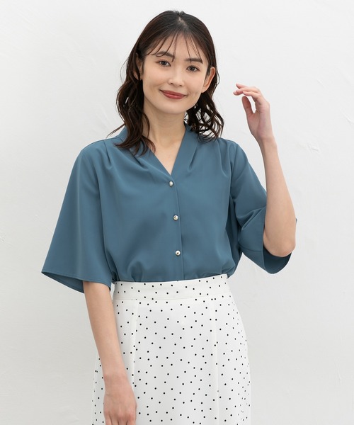Honeys（ハニーズ）の「金釦Ｖネックブラウス（シャツ/ブラウス・レディース・ネイビー/ホワイト×イエロー/ホワイト×ブラック/グレイッシュベージュ/ブルーグリーン・3L/L/LL/M/S）」の8枚目の写真