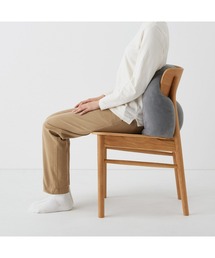 背当てにもなるやわらかマルチクッション　５５×４０×２０ｃｍ