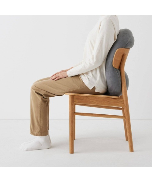 無印良品(ムジルシリョウヒン)の「背当てにもなるやわらかマルチクッション 55×40×20cm(クッション/クッションカバー・メンズ・ブルー/チャコールグレー/ライトベージュ・FREE)」の8枚目の写真