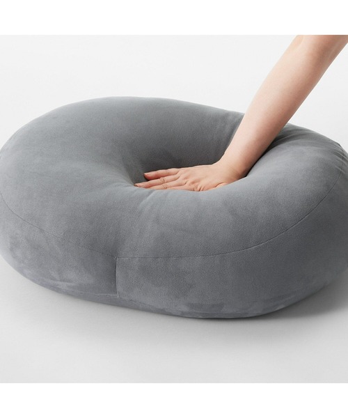 無印良品(ムジルシリョウヒン)の「背当てにもなるやわらかマルチクッション 55×40×20cm(クッション/クッションカバー・メンズ・ブルー/チャコールグレー/ライトベージュ・FREE)」の7枚目の写真