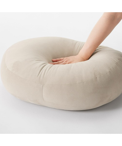 無印良品(ムジルシリョウヒン)の「背当てにもなるやわらかマルチクッション 55×40×20cm(クッション/クッションカバー・メンズ・ブルー/チャコールグレー/ライトベージュ・FREE)」の12枚目の写真
