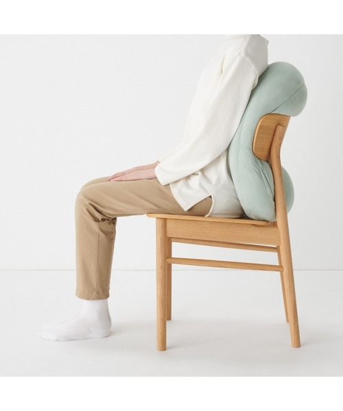 無印良品(ムジルシリョウヒン)の「背当てにもなるやわらかマルチクッション 55×40×20cm(クッション/クッションカバー・メンズ・ブルー/チャコールグレー/ライトベージュ・FREE)」の18枚目の写真