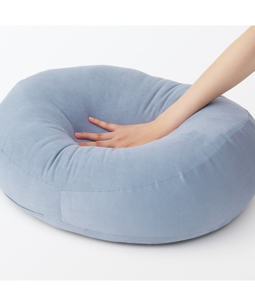 無印良品(ムジルシリョウヒン)の「背当てにもなるやわらかマルチクッション 55×40×20cm(クッション/クッションカバー・メンズ・ブルー/チャコールグレー/ライトベージュ・FREE)」の22枚目の写真