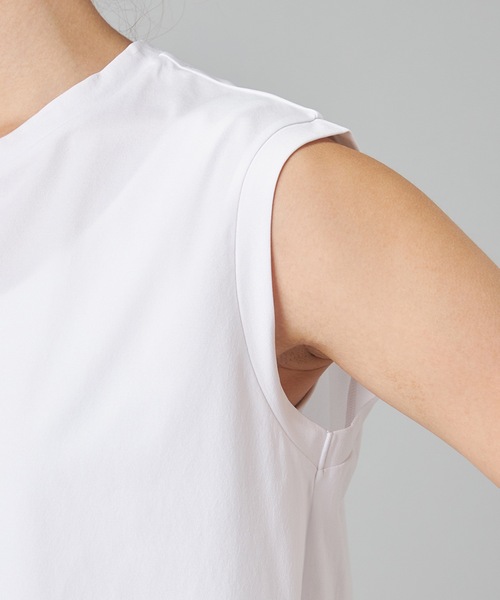 Chacott(チャコット)の「EasyCare+ノースリーブTシャツ(エコバッグ/サブバッグ・レディース・ライラック/ホワイト/ライトグレー・M)」の7枚目の写真