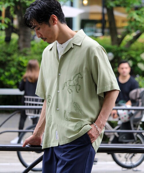 GEVACO(ゲバコ)の「【GEVACO/ゲバコ】刺繍オープンカラーシャツ(シャツ/ブラウス・メンズ・ベージュ/オリーブ・L/M)」の4枚目の写真