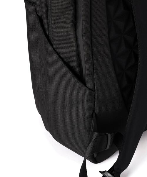 THE NORTH FACE(ザノースフェイス)の「THE NORTH FACE (ザ・ノース・フェイス) Shuttle Daypack シャトルデイパック NM62615【2026年春夏入荷モデル】(バックパック/リュック・メンズ・ブラック・F)」の14枚目の写真