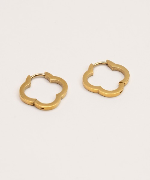 CEMONEMO(セモネモ)の「【金属アレルギー対応】クローバー モチーフ ワンタッチ フープ ピアス / ステンレス(ピアス(両耳用)・レディース・シルバー/ピンクゴールド/ゴールド・FREE)」の20枚目の写真