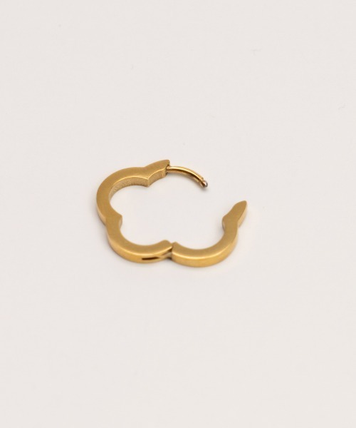 CEMONEMO(セモネモ)の「【金属アレルギー対応】クローバー モチーフ ワンタッチ フープ ピアス / ステンレス(ピアス(両耳用)・レディース・シルバー/ピンクゴールド/ゴールド・FREE)」の21枚目の写真