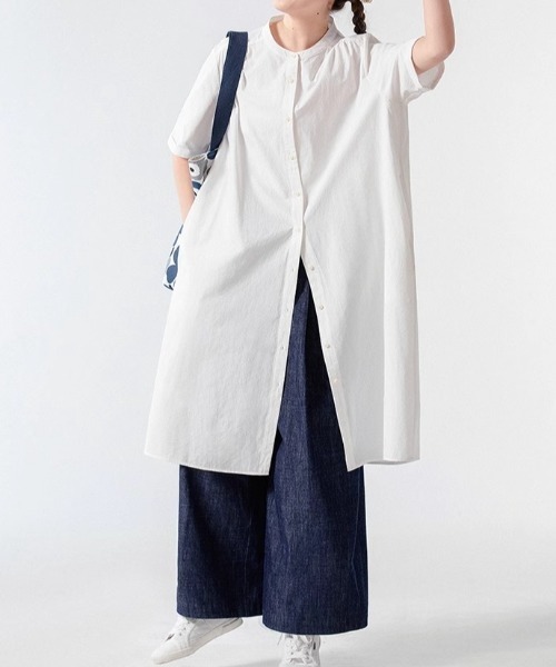LUCPY(ラクピー)の「ノーカラーハーフスリーブロングシャツワンピース(ワンピース・レディース・ホワイト/ブラック・MEDIUM/LARGE/X-LARGE/XX-LARGE)」の3枚目の写真
