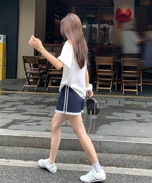 Teem Store(チームストア)の「サイドラインデザインレース付きナイロンショートパンツ(その他パンツ・レディース・ネイビー・M/L)」の5枚目の写真