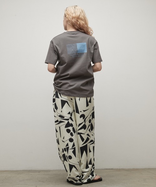 uchi.（ウチ）の「綿100％　幾何バックプリントグラフィックTシャツ（Tシャツ/カットソー・レディース・ワイン系/杢グレー/チャコールグレー/オフホワイト・FREE）」の10枚目の写真
