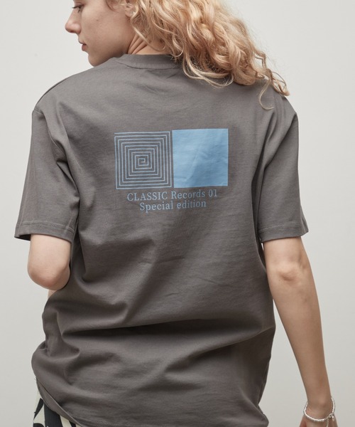uchi.（ウチ）の「綿100％　幾何バックプリントグラフィックTシャツ（Tシャツ/カットソー・レディース・ワイン系/杢グレー/チャコールグレー/オフホワイト・FREE）」の14枚目の写真