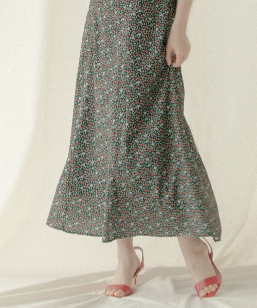 Cath Kidston（キャスキッドソン）の「ラッフルスリーブドレス Cherry Vine（ワンピース・レディース・ブラック・S）」の9枚目の写真