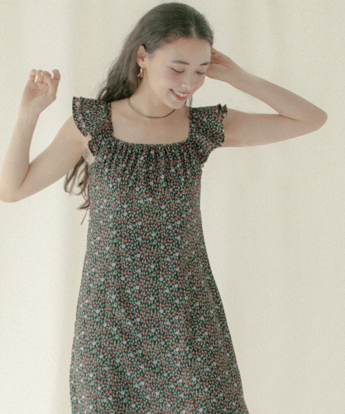 Cath Kidston（キャスキッドソン）の「ラッフルスリーブドレス Cherry Vine（ワンピース・レディース・ブラック・S）」の11枚目の写真