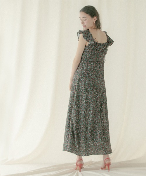 Cath Kidston（キャスキッドソン）の「ラッフルスリーブドレス Cherry Vine（ワンピース・レディース・ブラック・S）」の2枚目の写真