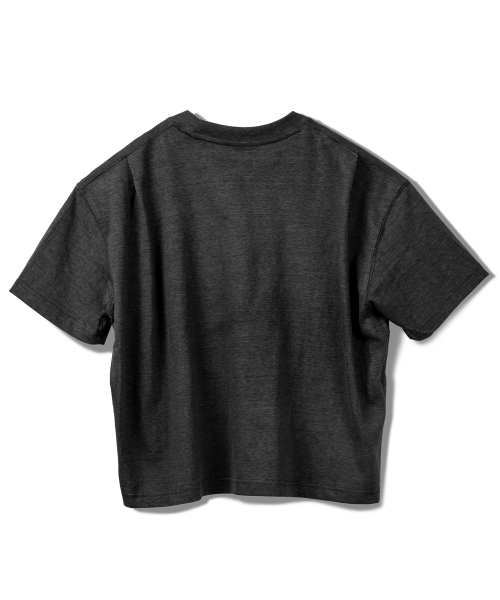 PRINOAR(プリノア)の「ボウタイロゴ01 セミクロップ 半袖Tシャツ - チャコール(Tシャツ/カットソー・レディース・チャコール・MEDIUM/LARGE/SMALL)」の2枚目の写真