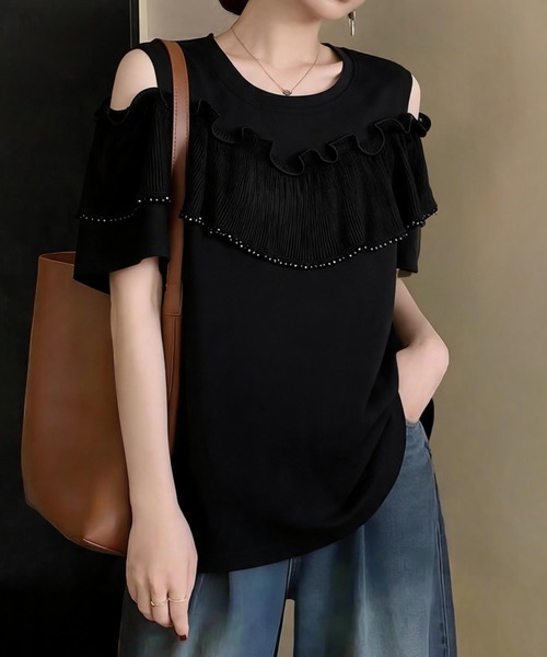 LUCPY（ラクピー）の「フリルオープンショルダートップス（その他トップス・レディース・ブラック・LARGE/XXX-LARGE/XX-LARGE/X-LARGE）」の2枚目の写真