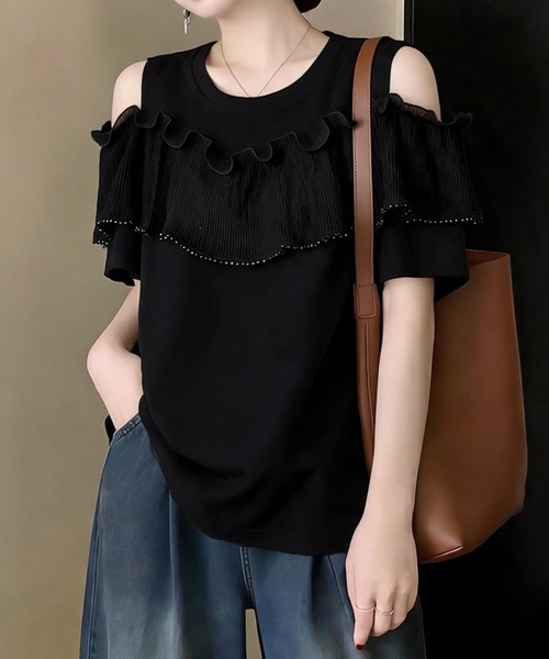LUCPY（ラクピー）の「フリルオープンショルダートップス（その他トップス・レディース・ブラック・LARGE/XXX-LARGE/XX-LARGE/X-LARGE）」の4枚目の写真