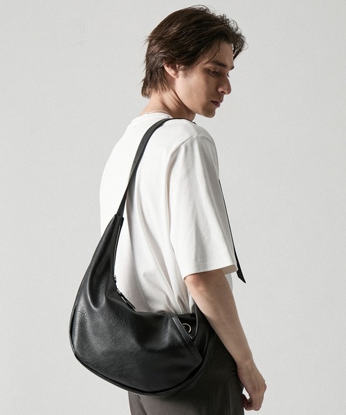 CLEL(クレイル)の「【CLEL】2Way Half Moon Bag / 2way ハーフムーンバッグ(ショルダーバッグ・メンズ・ブラック/ブラウン・FREE)」の17枚目の写真