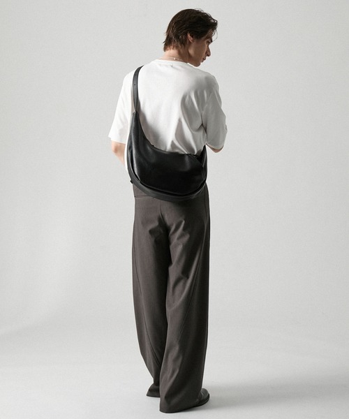 CLEL(クレイル)の「【CLEL】2Way Half Moon Bag / 2way ハーフムーンバッグ(ショルダーバッグ・メンズ・ブラック/ブラウン・FREE)」の18枚目の写真