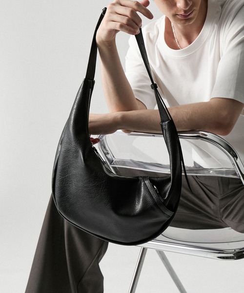 CLEL(クレイル)の「【CLEL】2Way Half Moon Bag / 2way ハーフムーンバッグ(ショルダーバッグ・メンズ・ブラック/ブラウン・FREE)」の20枚目の写真