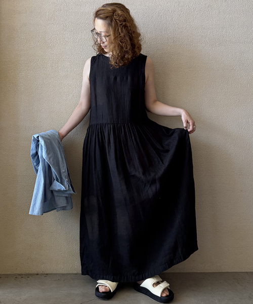 JOURNAL STANDARD LUXE(ジャーナルスタンダード ラックス)の「【ARMEN】LINEN PLAIN BOAT NECK DRESS(ワンピース・レディース・ブラック・1)」の2枚目の写真