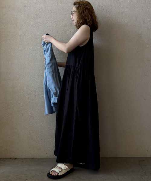 JOURNAL STANDARD LUXE(ジャーナルスタンダード ラックス)の「【ARMEN】LINEN PLAIN BOAT NECK DRESS(ワンピース・レディース・ブラック・1)」の3枚目の写真
