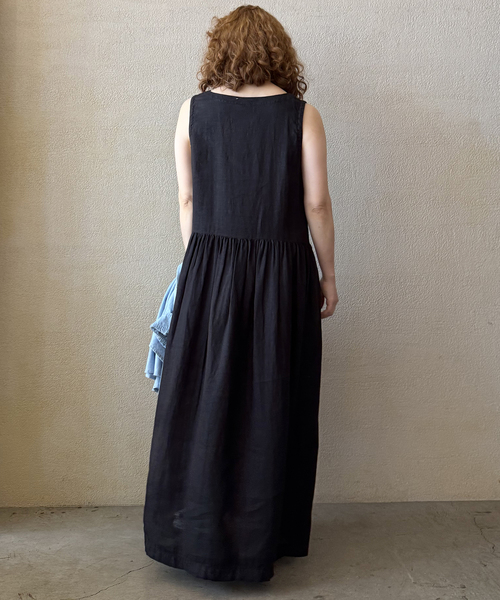 JOURNAL STANDARD LUXE(ジャーナルスタンダード ラックス)の「【ARMEN】LINEN PLAIN BOAT NECK DRESS(ワンピース・レディース・ブラック・1)」の4枚目の写真