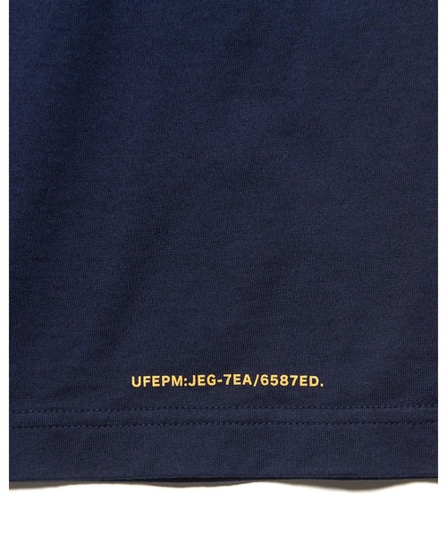 uniform experiment(ユニフォームエクスペリメント)の「STENCIL LOGO TEE(Tシャツ/カットソー・メンズ・ホワイト/ネイビー/ブラック・1/2/3/4/5)」の7枚目の写真