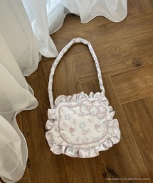 MORE self LOVE（モアセルフラブ）の「Balletcore【HELLO KITTY】FACE DESIGN TOTE BAG（トートバッグ）」