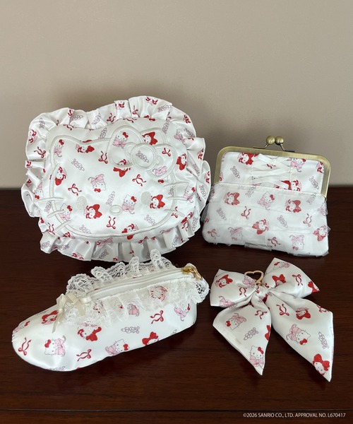 sanrio（サンリオ）の「Balletcore【HELLO KITTY】FACE DESIGN TOTE BAG（スカート・レディース・オフホワイト/ブルー/ピンク・FREE）」の8枚目の写真