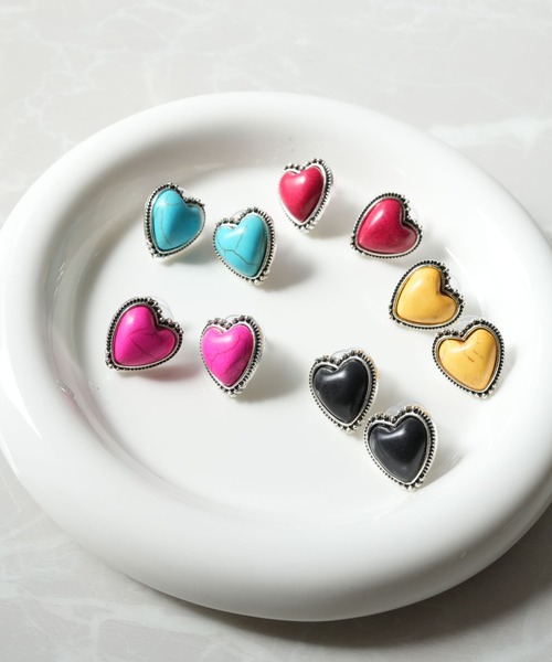 Port(ポート)の「【 Port / ポート 】カラーハート ぷっくり ピアス(ピアス(両耳用)・レディース・イエロー/ブラック/ピンク/ブルー/ホワイト/レッド・FREE)」の10枚目の写真