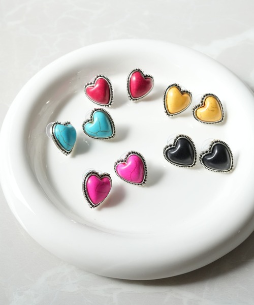 Port(ポート)の「【 Port / ポート 】カラーハート ぷっくり ピアス(ピアス(両耳用)・レディース・イエロー/ブラック/ピンク/ブルー/ホワイト/レッド・FREE)」の11枚目の写真