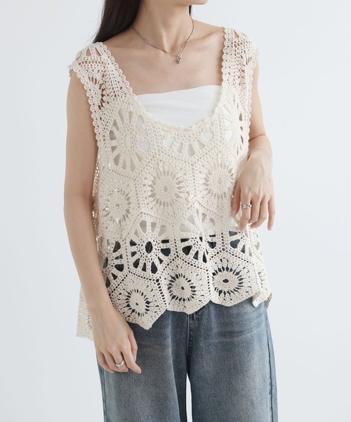 MAISON DE THERESE(メゾン ド テレーズ)の「Uネックかぎ針クロシェ編みベスト(ベスト・レディース・White/Beige・FREE)」の11枚目の写真