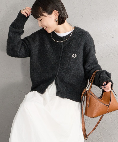 FRED PERRY（フレッドペリー）の「【WEB先行予約】[FRED PERRY/フレッドペリー] 別注 ワンポイントロゴ刺繍 クロップド丈シャギーニットカーディガン（カーディガン/ボレロ・レディース・チャコール/レンガ/オートミール・10/8）」の7枚目の写真