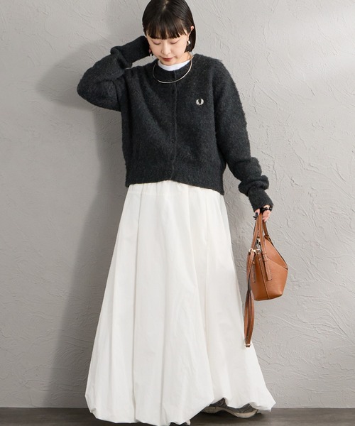 FRED PERRY（フレッドペリー）の「【WEB先行予約】[FRED PERRY/フレッドペリー] 別注 ワンポイントロゴ刺繍 クロップド丈シャギーニットカーディガン（カーディガン/ボレロ・レディース・チャコール/レンガ/オートミール・10/8）」の4枚目の写真