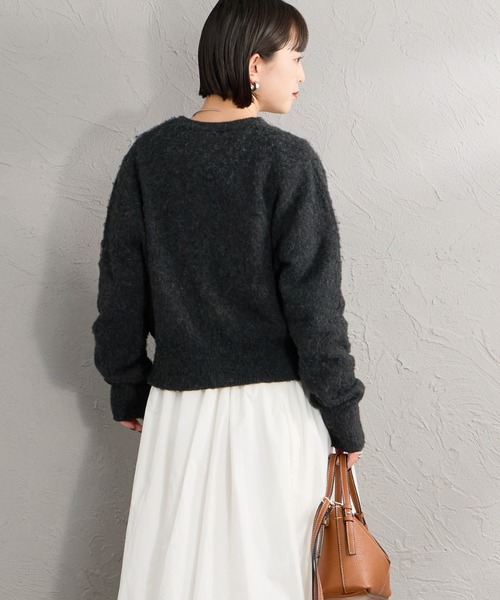 FRED PERRY（フレッドペリー）の「【WEB先行予約】[FRED PERRY/フレッドペリー] 別注 ワンポイントロゴ刺繍 クロップド丈シャギーニットカーディガン（カーディガン/ボレロ・レディース・チャコール/レンガ/オートミール・10/8）」の10枚目の写真